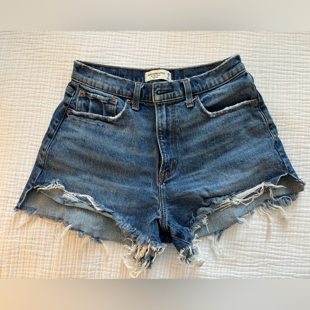Abercrombie & Fitch CURVE LOVE High Rise Denim Mom Short